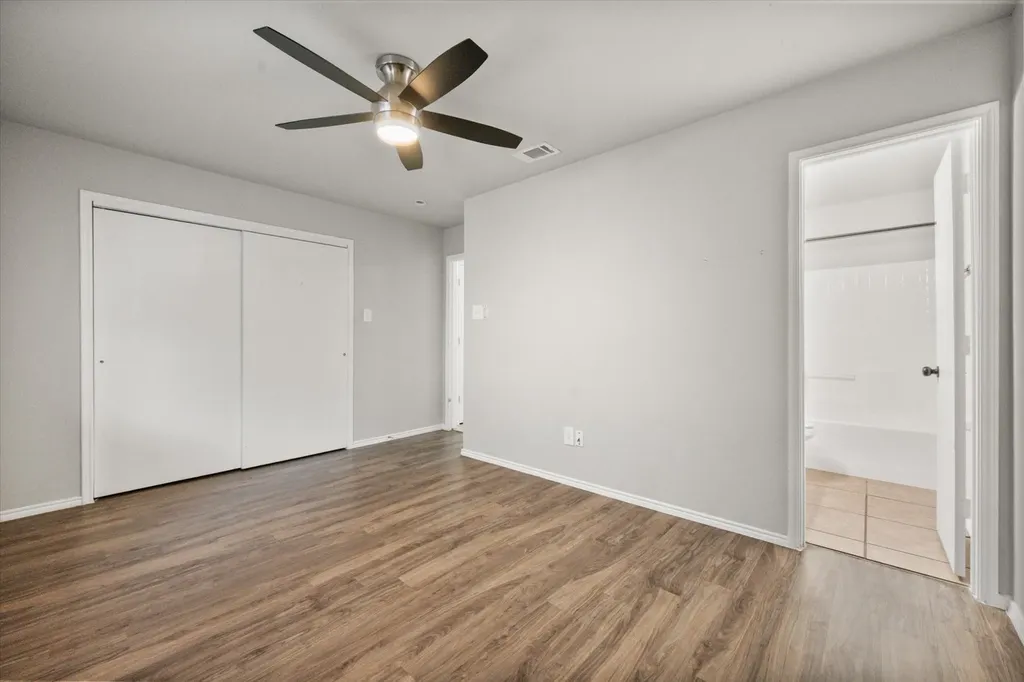 4548 Via James Jacob Dallas TX 75211