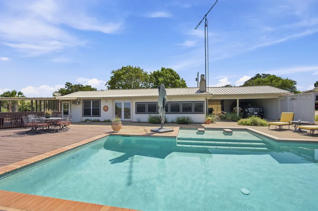 311 County Road 1710 Clifton TX 76634