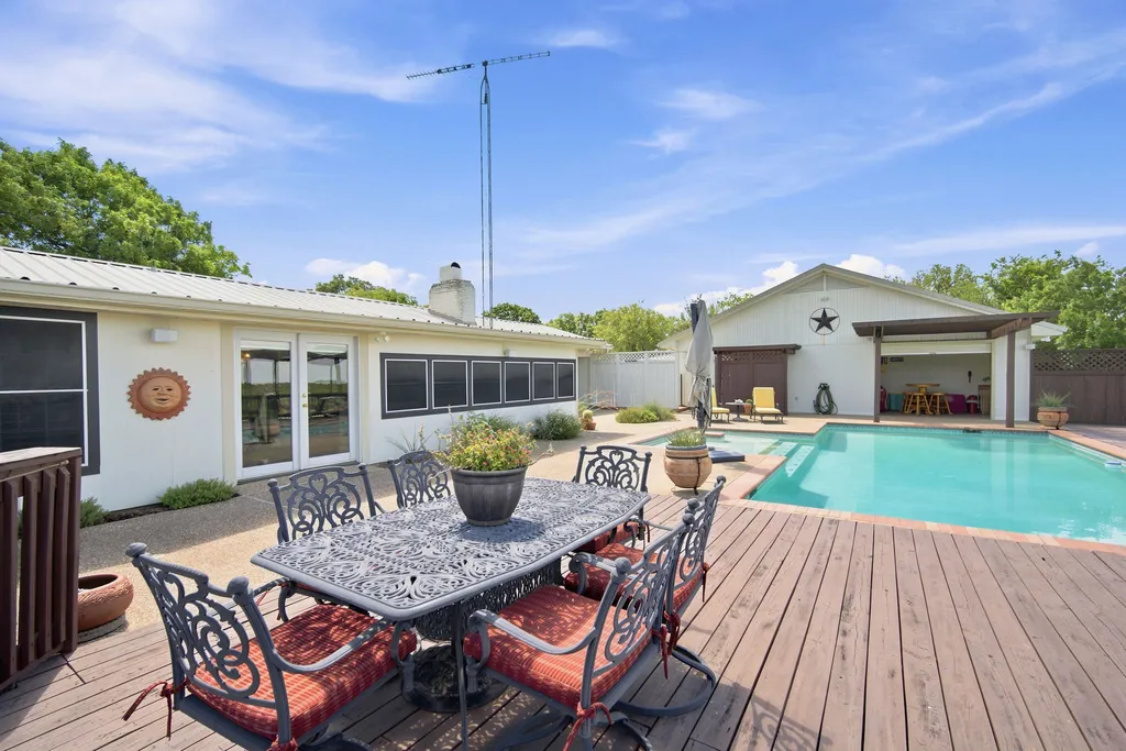 311 County Road 1710 Clifton TX 76634