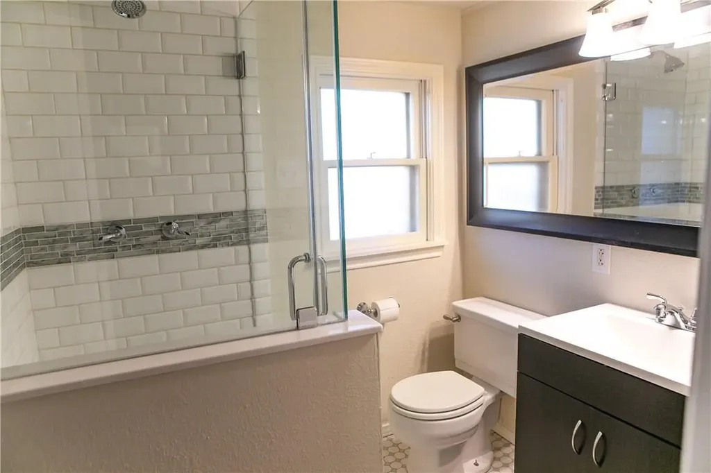 1325 Smilax Avenue Fort Worth TX 76111