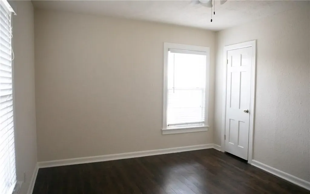 1325 Smilax Avenue Fort Worth TX 76111