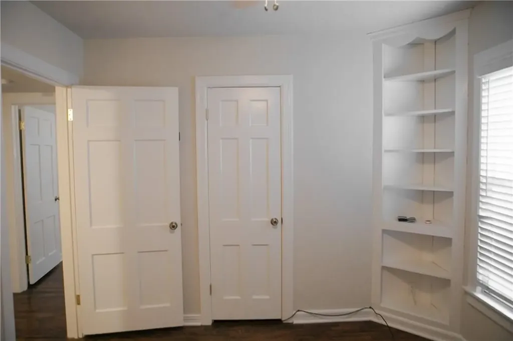 1325 Smilax Avenue Fort Worth TX 76111