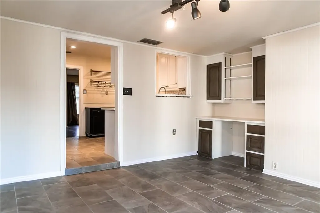 1325 Smilax Avenue Fort Worth TX 76111