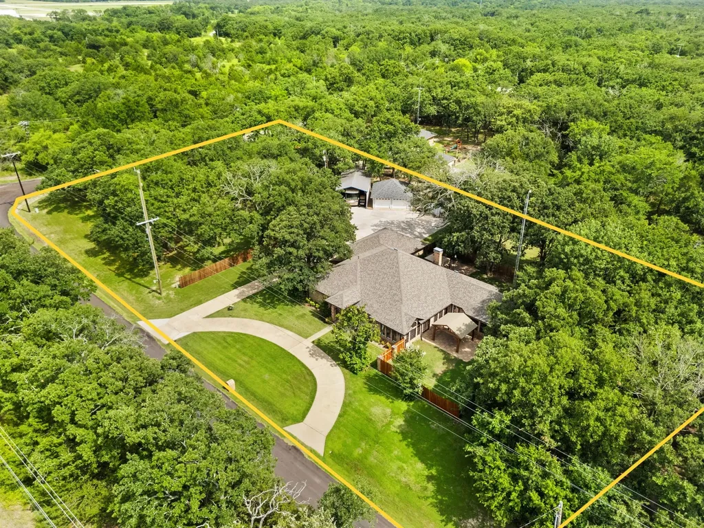 1023 County Road 3310 Greenville TX 75402