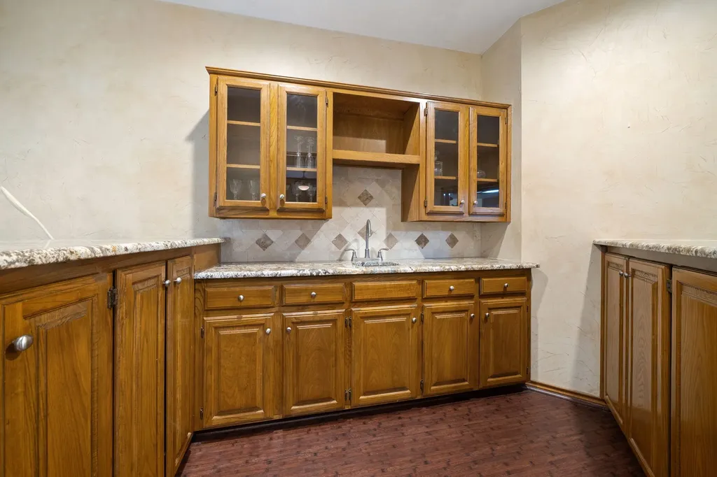 1023 County Road 3310 Greenville TX 75402