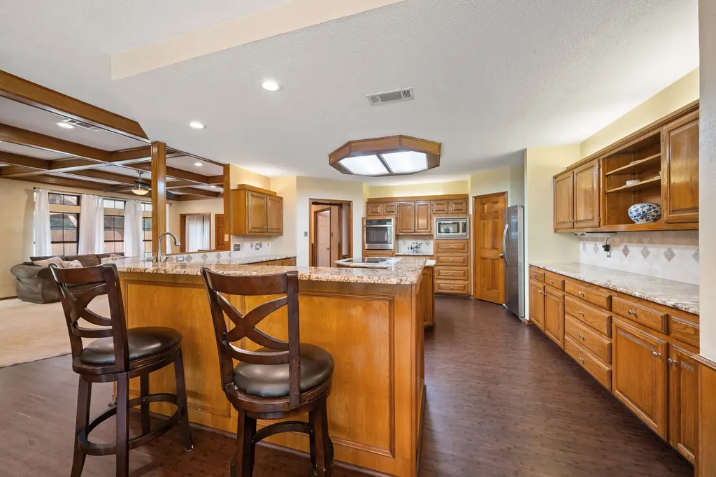 1023 County Road 3310 Greenville TX 75402