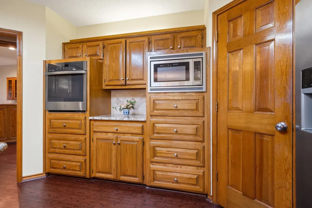 1023 County Road 3310 Greenville TX 75402
