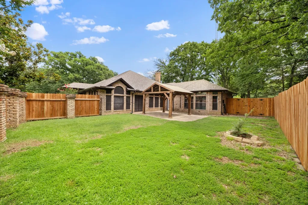 1023 County Road 3310 Greenville TX 75402
