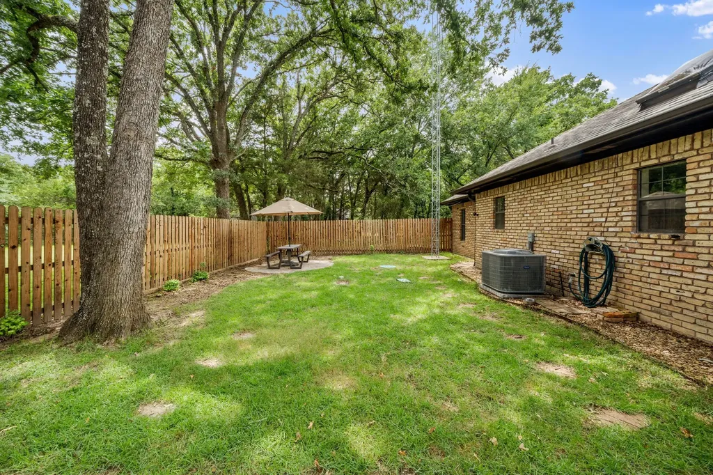 1023 County Road 3310 Greenville TX 75402