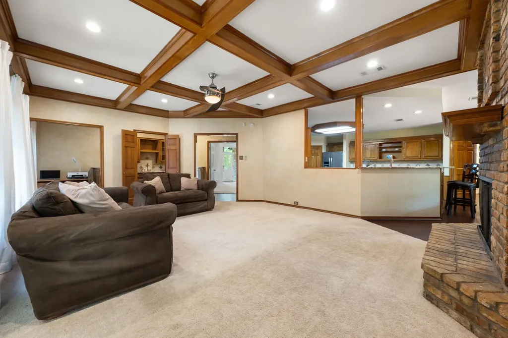 1023 County Road 3310 Greenville TX 75402