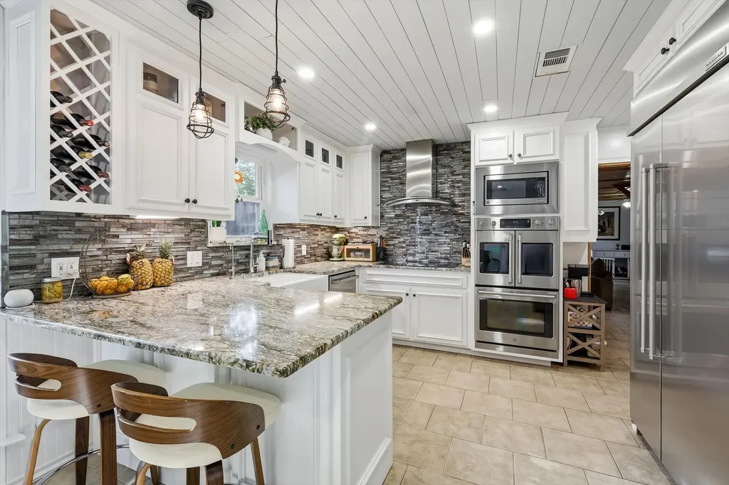913 Harwood Terrace Bedford TX 76021