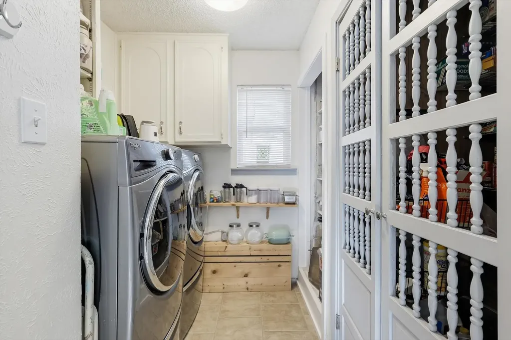 913 Harwood Terrace Bedford TX 76021