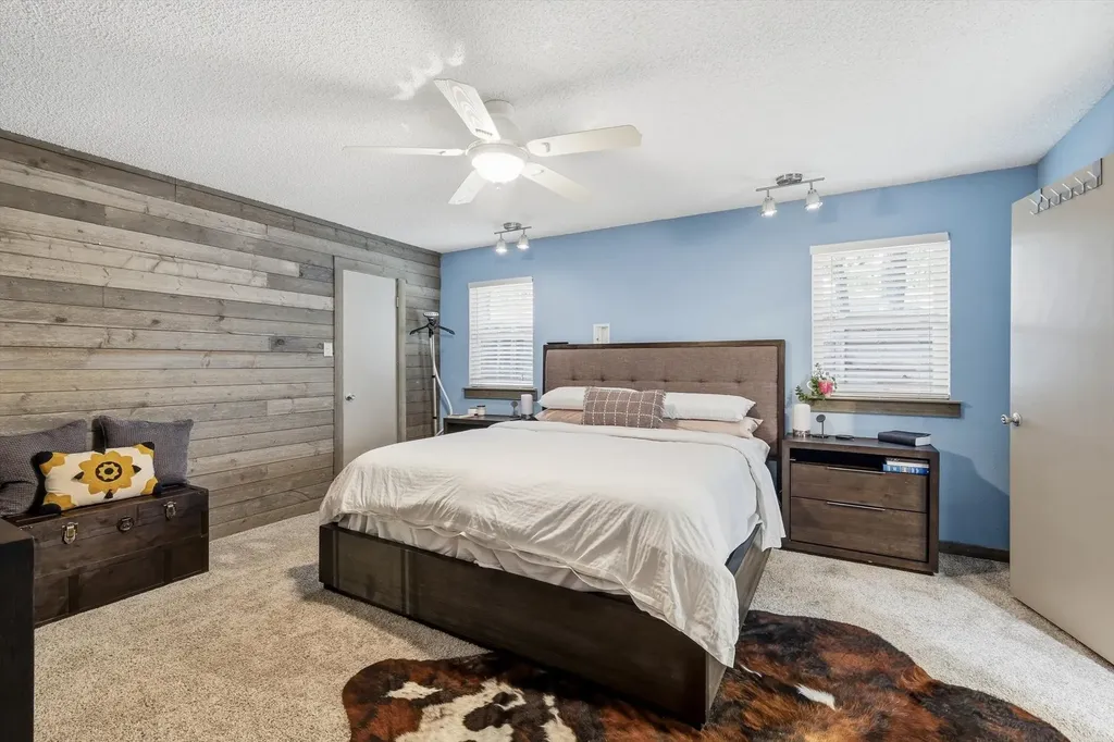 913 Harwood Terrace Bedford TX 76021