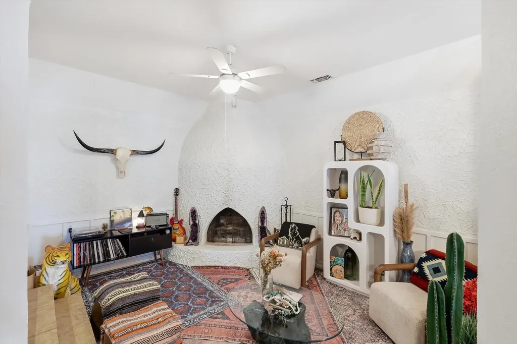 913 Harwood Terrace Bedford TX 76021