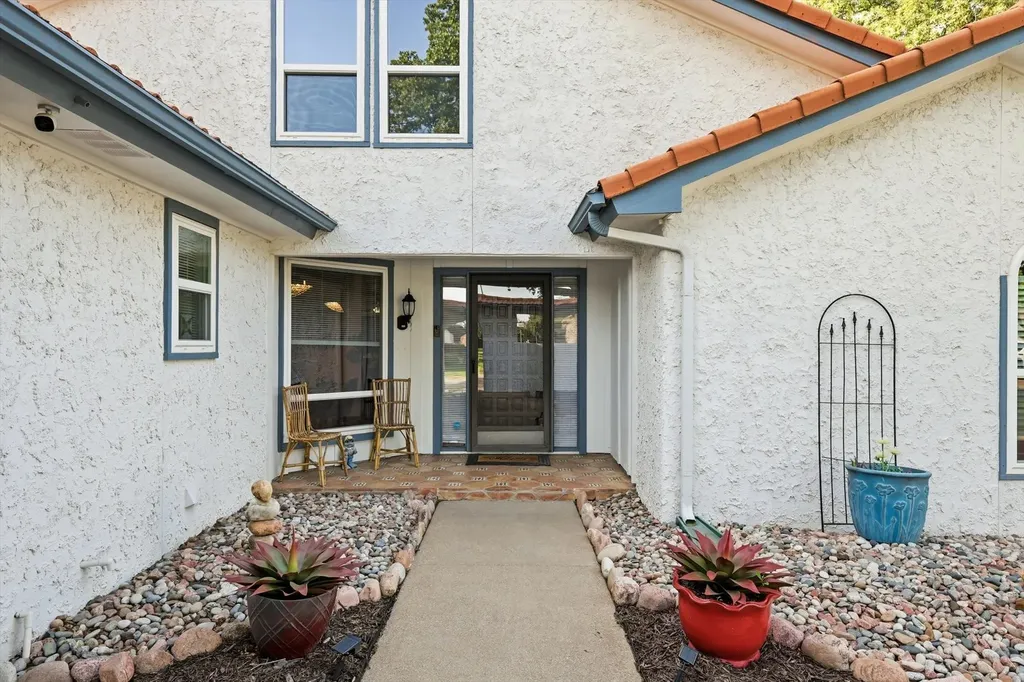 913 Harwood Terrace Bedford TX 76021