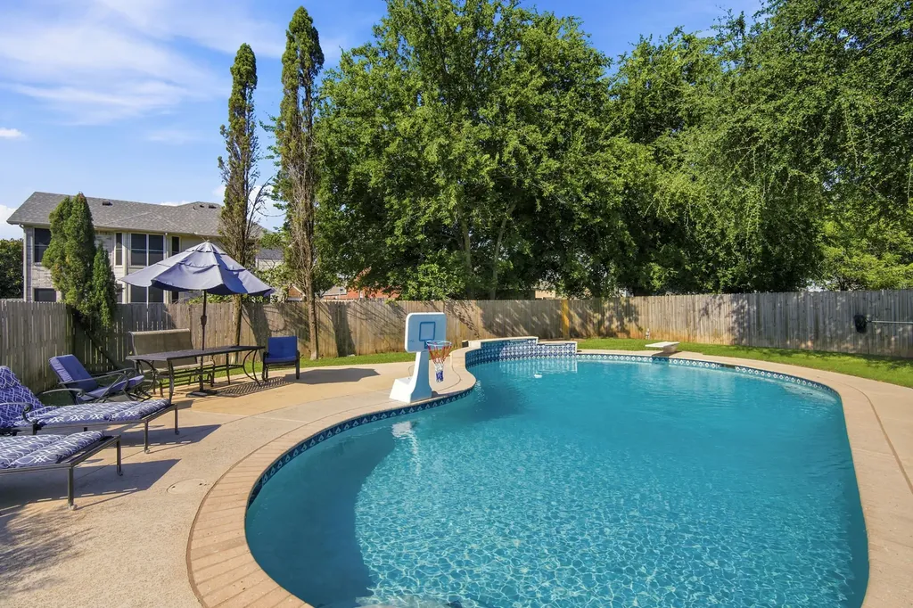 316 Willow Creek Lane Glenn Heights TX 75154