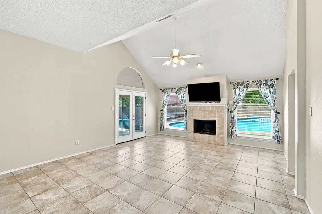 316 Willow Creek Lane Glenn Heights TX 75154