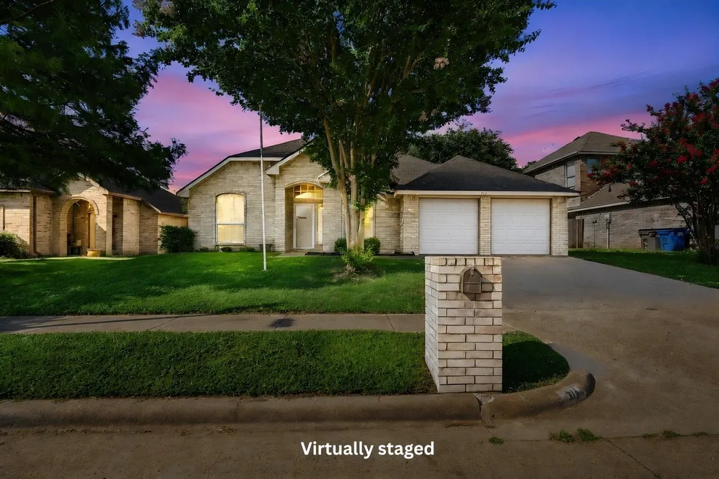 316 Willow Creek Lane Glenn Heights TX 75154