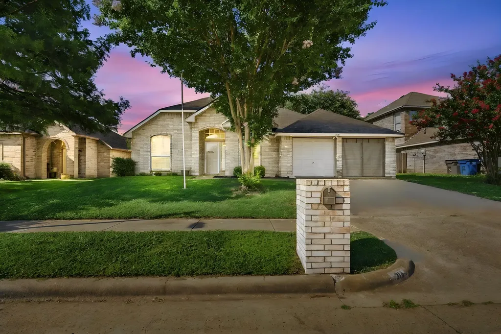 316 Willow Creek Lane Glenn Heights TX 75154