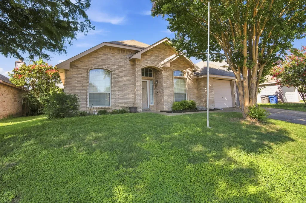 316 Willow Creek Lane Glenn Heights TX 75154