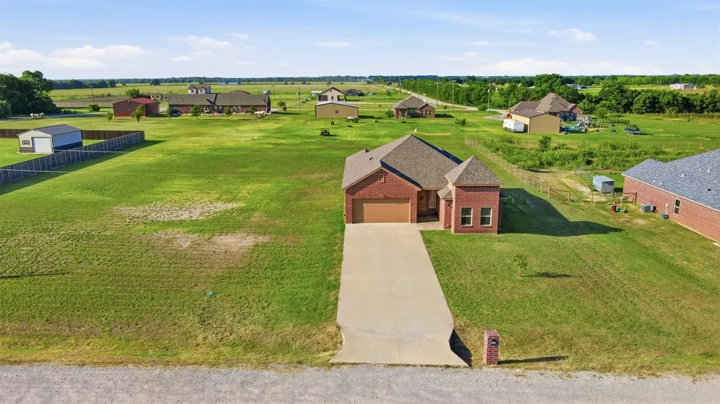 265 Delatorre Street Trenton TX 75490
