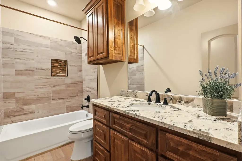 265 Delatorre Street Trenton TX 75490