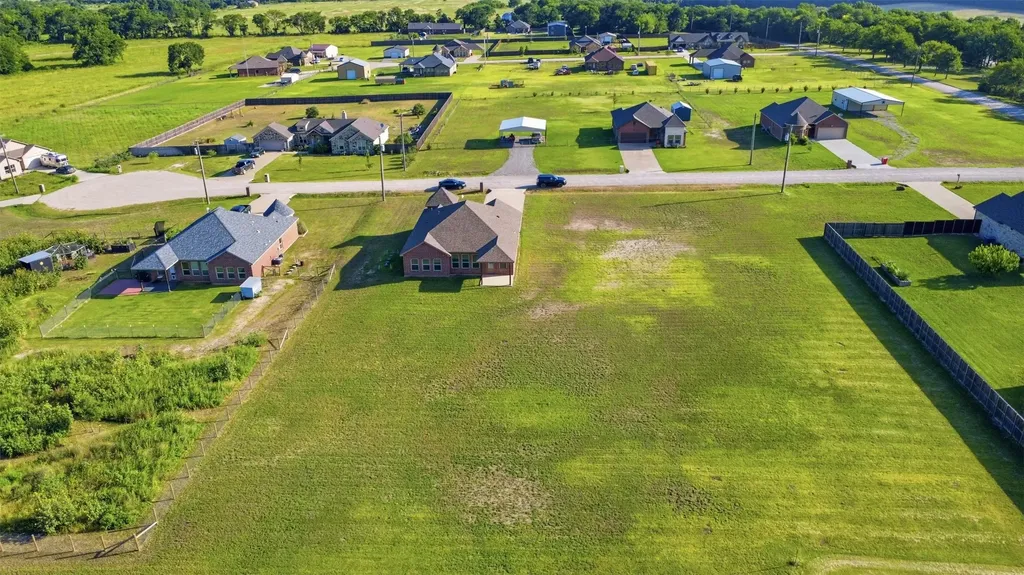 265 Delatorre Street Trenton TX 75490