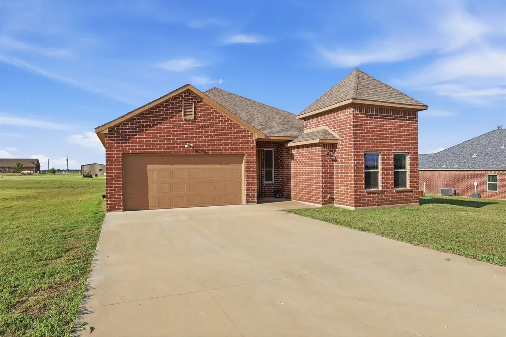 265 Delatorre Street Trenton TX 75490