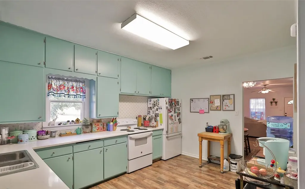510 W Plummer Street Eastland TX 76448