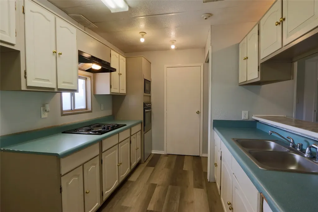 4018 Marana Drive Granbury TX 76048