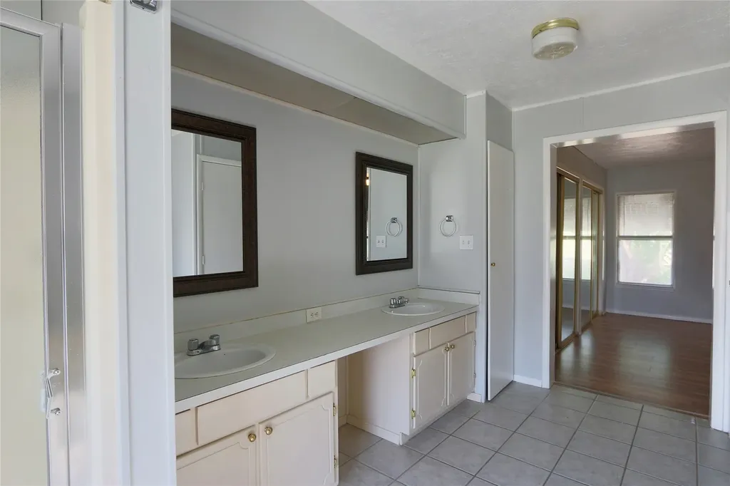 4018 Marana Drive Granbury TX 76048