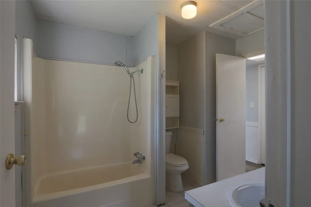4018 Marana Drive Granbury TX 76048