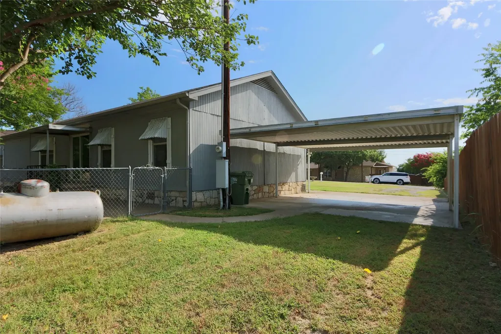 4018 Marana Drive Granbury TX 76048