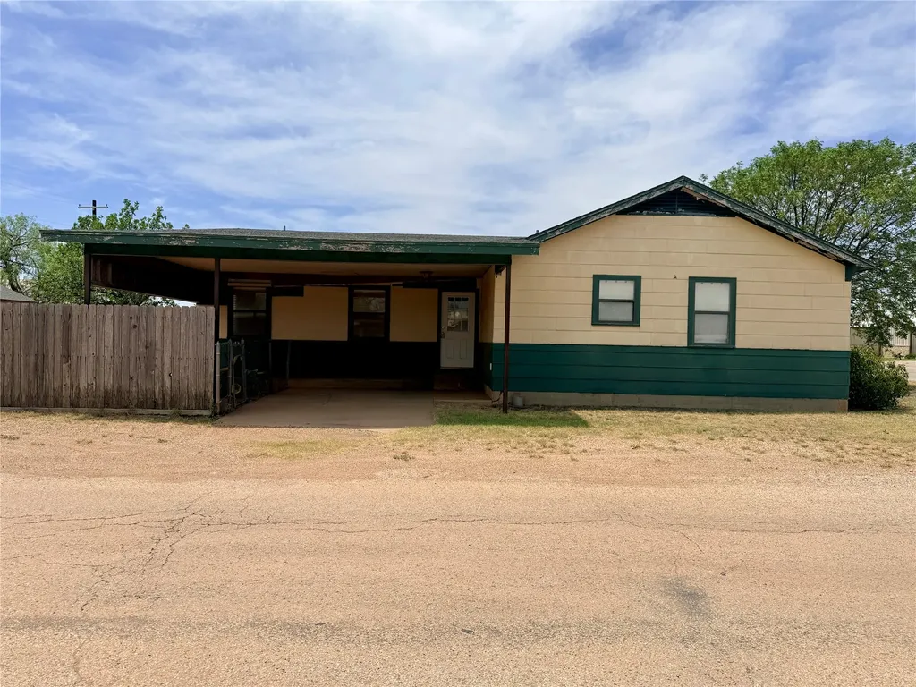 901 S Washington Avenue Aspermont TX 79502