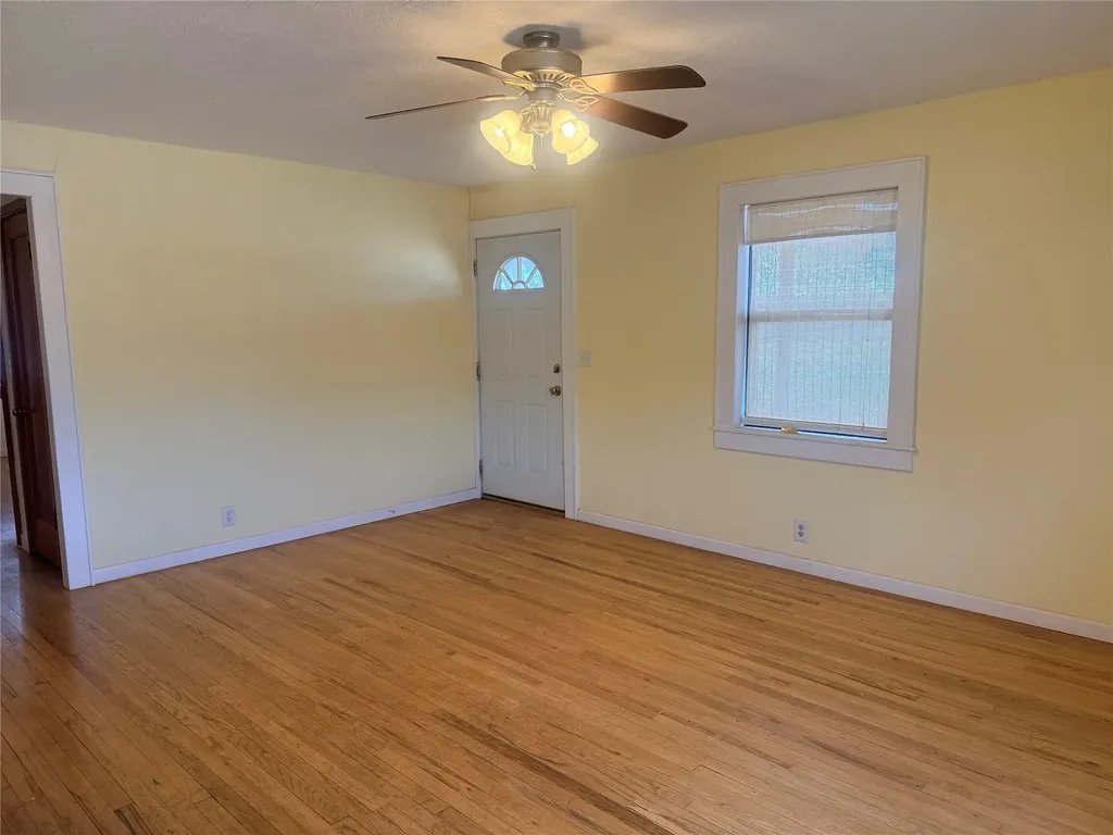 901 S Washington Avenue Aspermont TX 79502