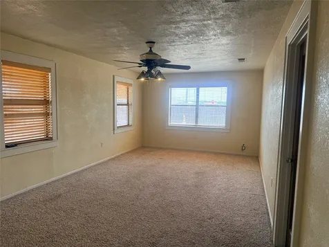 901 S Washington Avenue Aspermont TX 79502