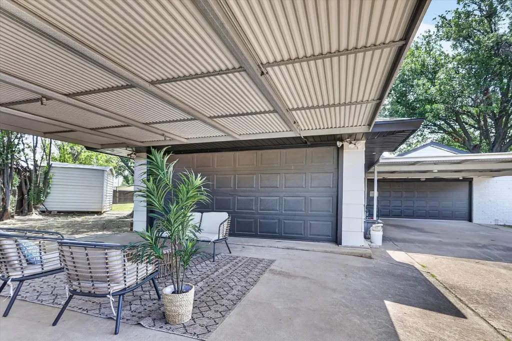 3883 Antigua Circle Dallas TX 75244