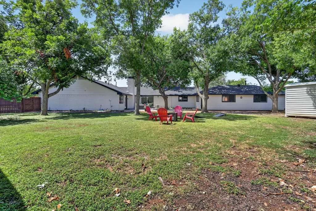 3883 Antigua Circle Dallas TX 75244