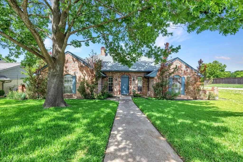 306 Swan Ridge Place Duncanville TX 75137