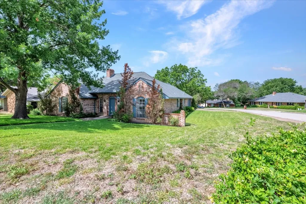 306 Swan Ridge Place Duncanville TX 75137