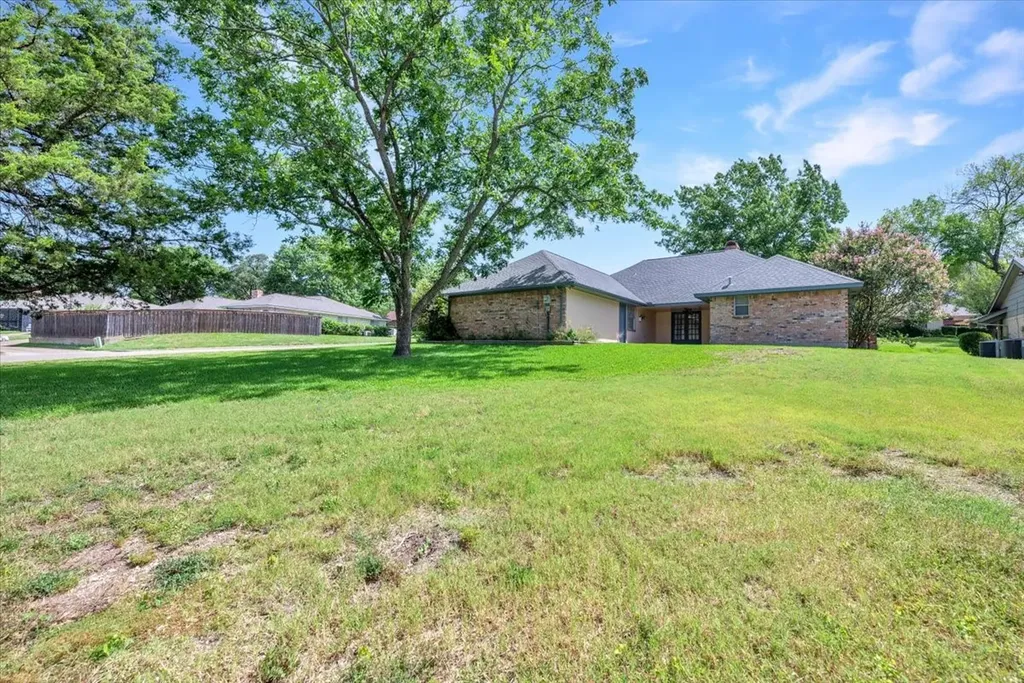 306 Swan Ridge Place Duncanville TX 75137
