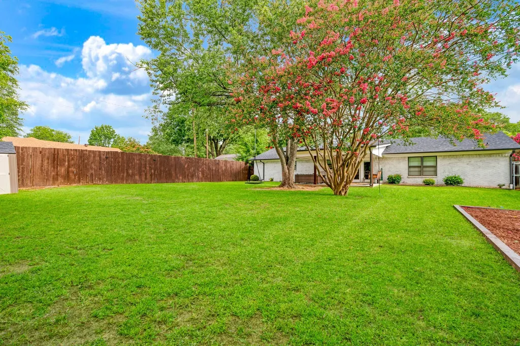 3320 Cleveland Paris TX 75460