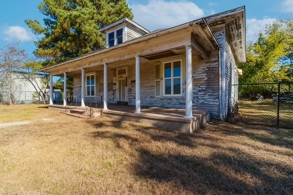 579 17th Street SE Paris TX 75460