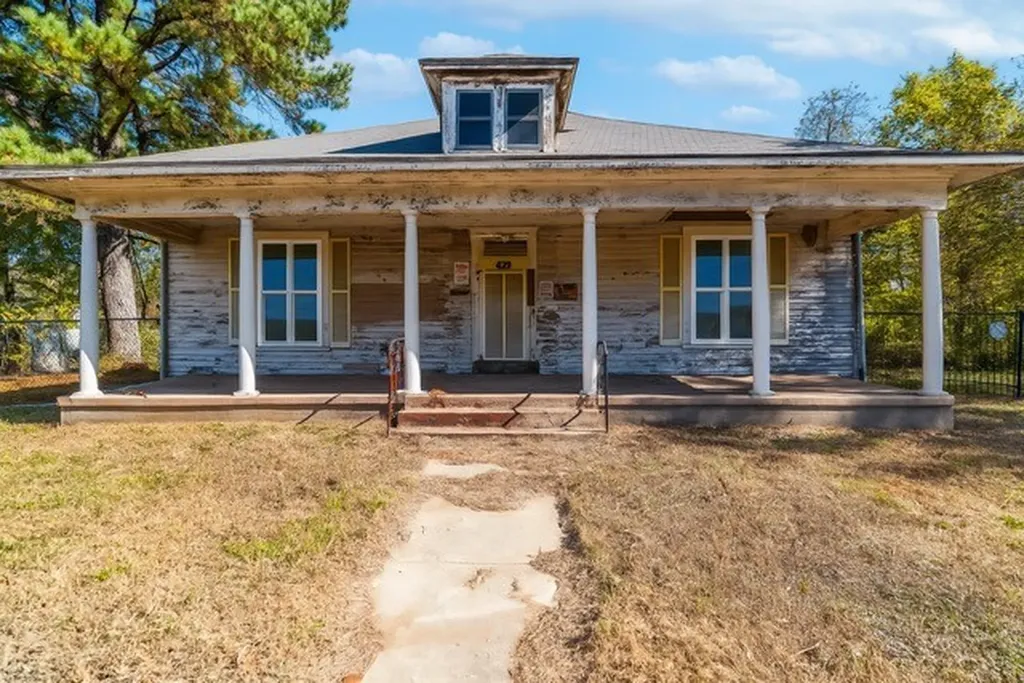 579 17th Street SE Paris TX 75460