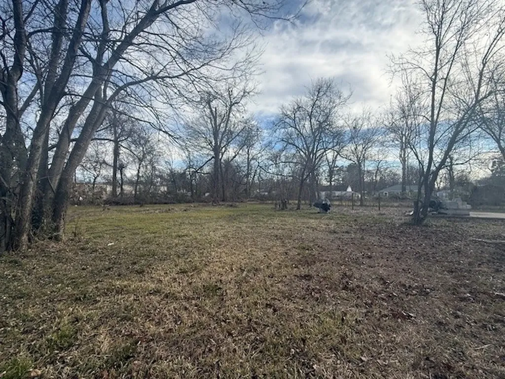 579 17th Street SE Paris TX 75460