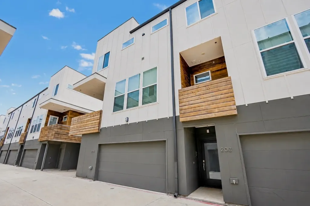 1510 N Washington Avenue Dallas TX 75204
