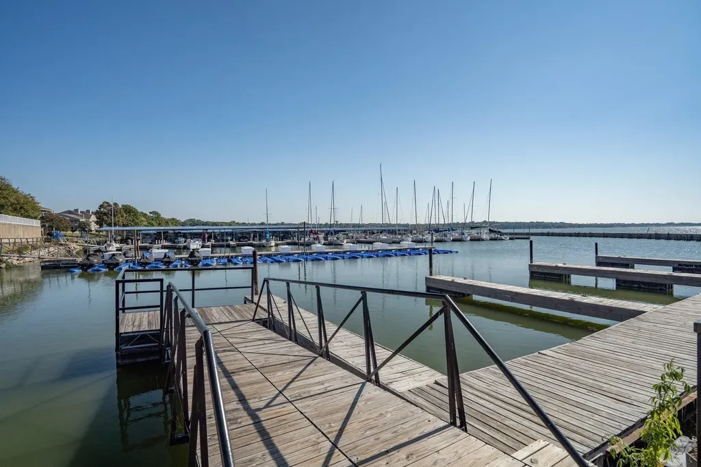 438 Yacht Club Drive Rockwall TX 75032