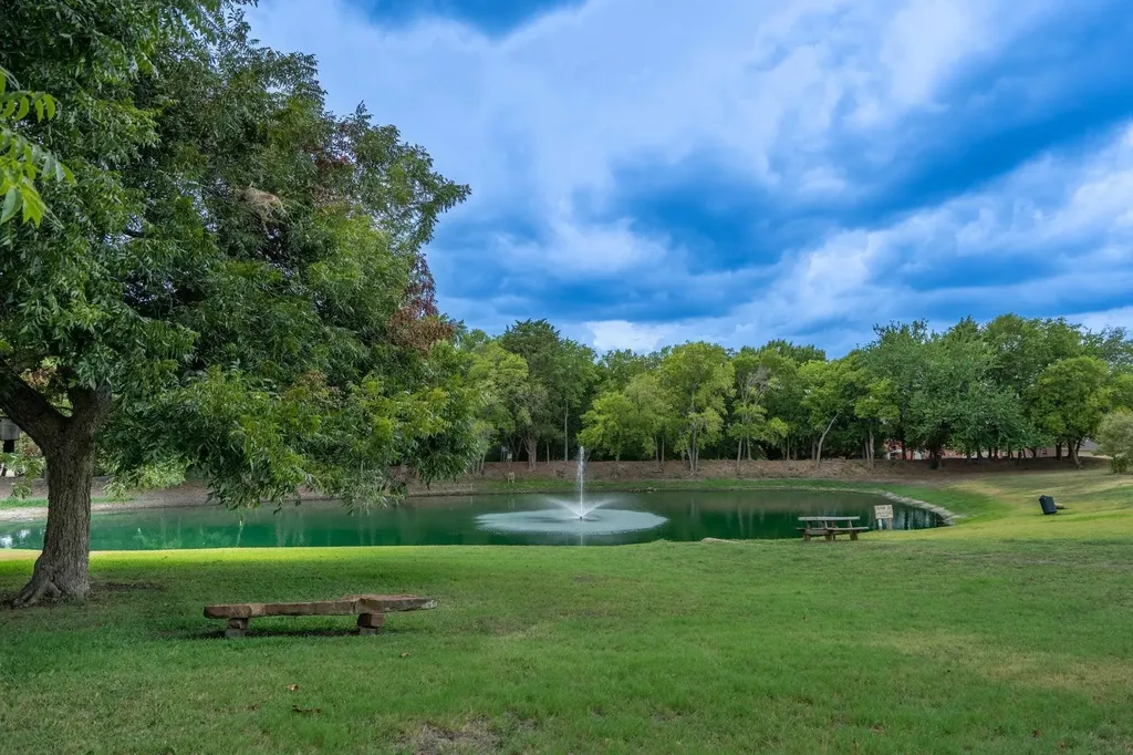 438 Yacht Club Drive Rockwall TX 75032