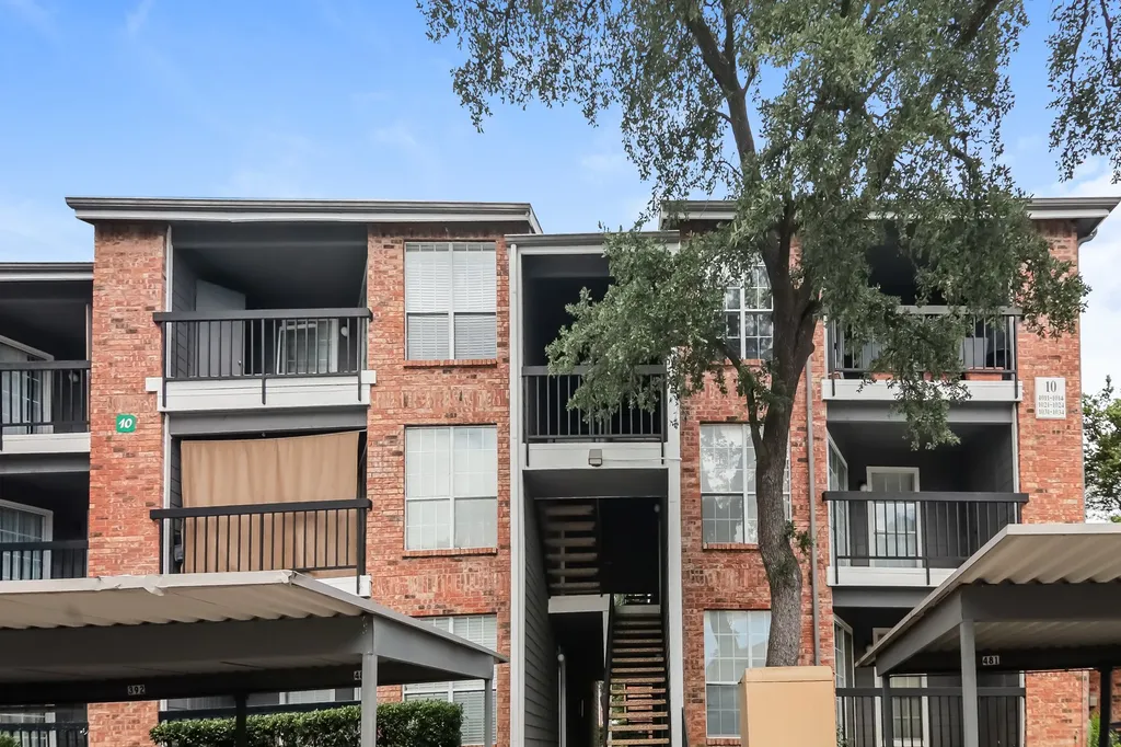 18333 Roehampton Drive Dallas TX 75252