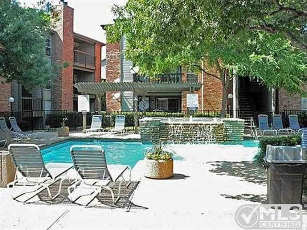 18333 Roehampton Drive Dallas TX 75252